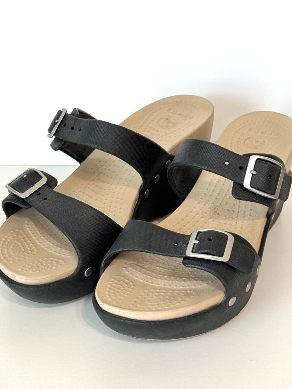 CROCS Cobbler Sandals Women’s 8 Black/Tan Double Silver Buckle Straps